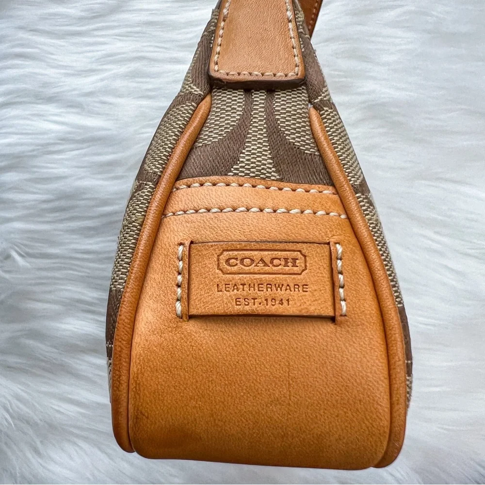 Vintage Y2K Coach Hampton Signature Beige Baguette Shoulder Bag with Flap Buckle - Picture 8 of 11